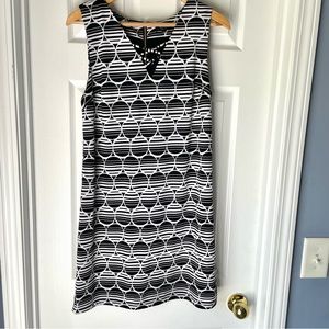 Kaari Blue Geometric Shift Dress